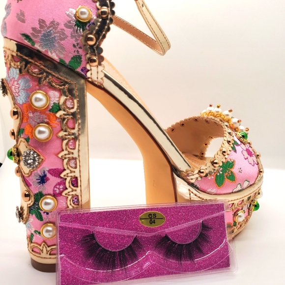 Mink Lashes - Picture 1 of 1